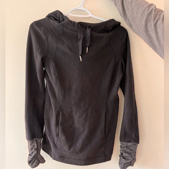 Bundle of 3 Lululemon running tops. All size 6 - Picture 3 of 5